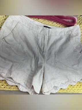 Cynthia Rowley white linen/cotton blend lined shorts Size 6 (33”X4”)